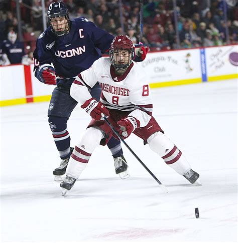 Umass Hockey Team Trying To Find Success Worthy Of Its Year Of Sacrifice Matt Vautour