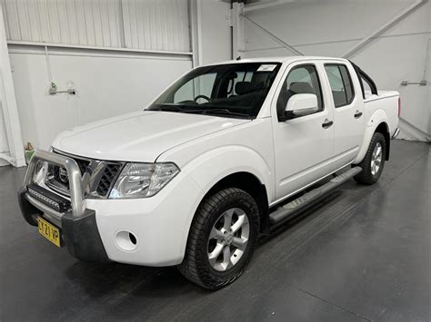 Nissan Navara St X D My White Sp Manual Dual Cab P Up F