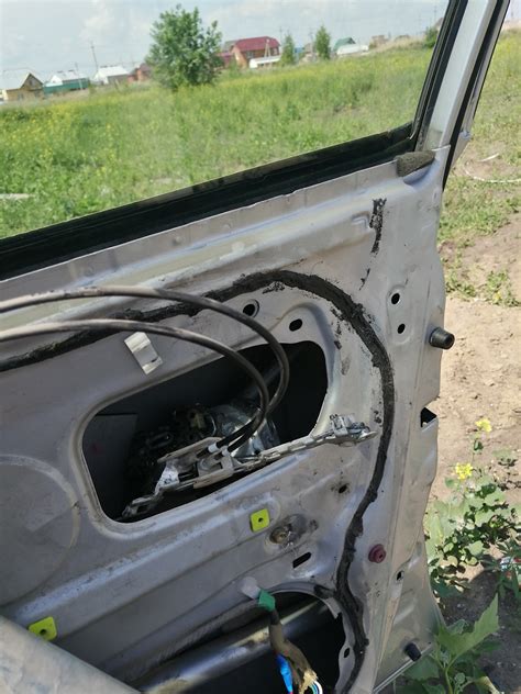 устройство замка двери автомобиля тойота