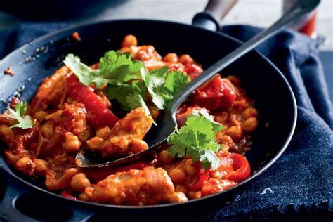 Chicken Red Capsicum Tomato And Chickpea Chilli Recipes Au