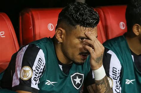 Gr Mio Sonda Situa O De Tiquinho Soares E Botafogo Trava Investida