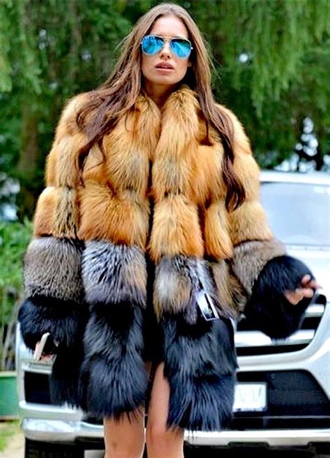 Pin By Boite Alettres On Fourrure 191 Fur Street Style Fur Clothing Fur Jacket