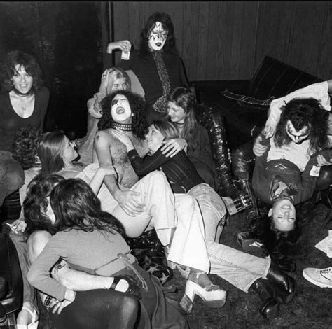 Photo Of The Band Kiss With Groupies S Gag