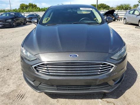 2017 Ford Fusion Se Photos Fl Miami Central Repairable Salvage Car Auction On Mon Jan 29