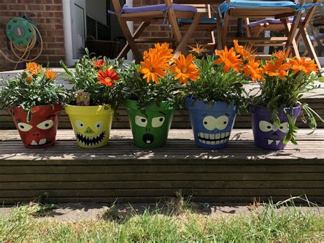 Painted Plant Pots – Ozzy’s Garden