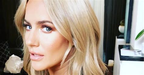 Police Say They Found Caroline Flack Naked And Covered In Blood During Arrest The Mirror