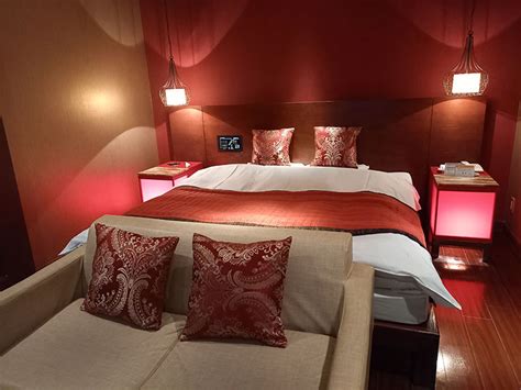 Room 206 | HOTEL COLORS