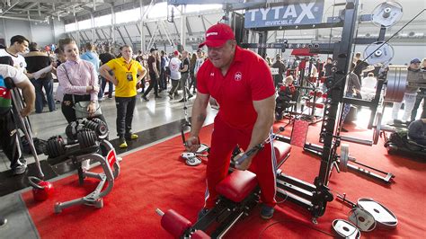 Тяжелоатлет Михаил Кокляев показал свой личный тренажер-трансформер ...