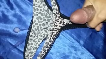 En Las Tangas De Mi Hermana XVIDEOS