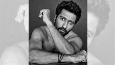 Sam Bahadur X Reviews Fans Hail Vicky Kaushal S Acting Call It Hot