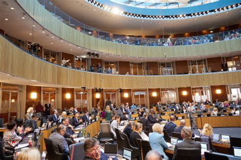 Besuch Des Pr Sidenten Des Parlaments Der Republik Moldau Igor Grosu In