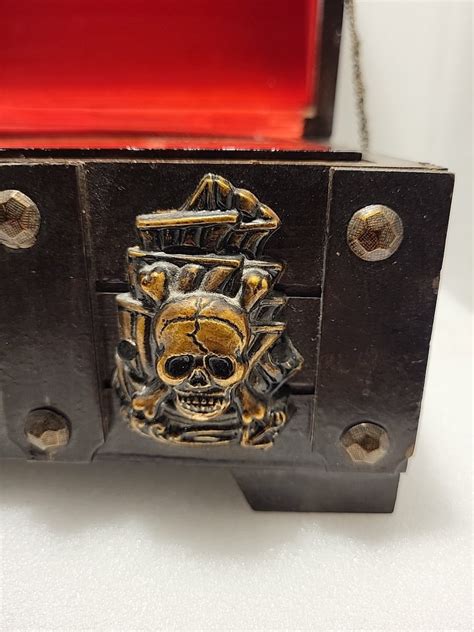 Large Vintage Wooden Pirate S Treasure Chest Jewelry Box With Skull