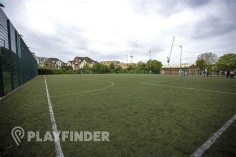 Hire 5 A Side And 11 A Side Football Pitches In London Playfinder