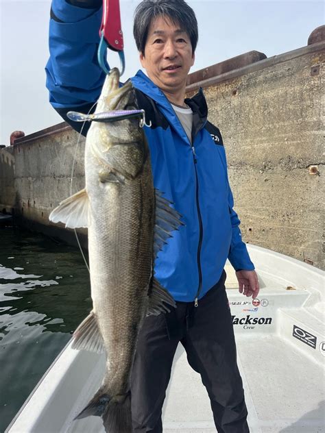 4月26日 大阪湾チャーターボート釣り船ルアーでシーバスとか