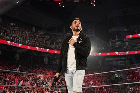 Johnny Gargano Returns To Wwe S Monday Night Raw What S Next Usa