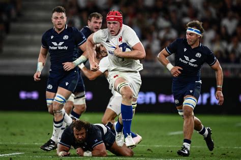 Rugby à moins d un mois du Mondial les Bleus s imposent face à l Écosse