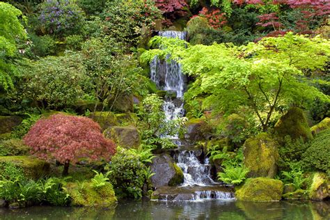 Kleiner Wasserfall In Garten Natur Motivwelten Infrarot Heizungen