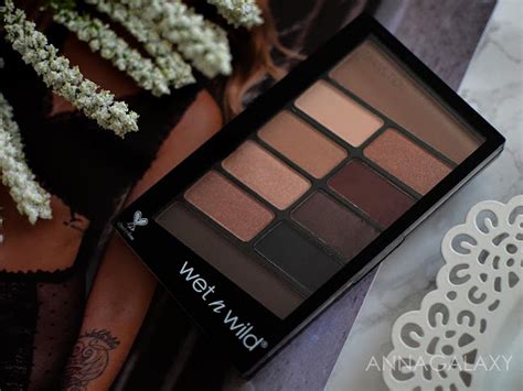 Палетка теней для век Nude Awakening Wet n Wild ColorIcon Eye Shadow