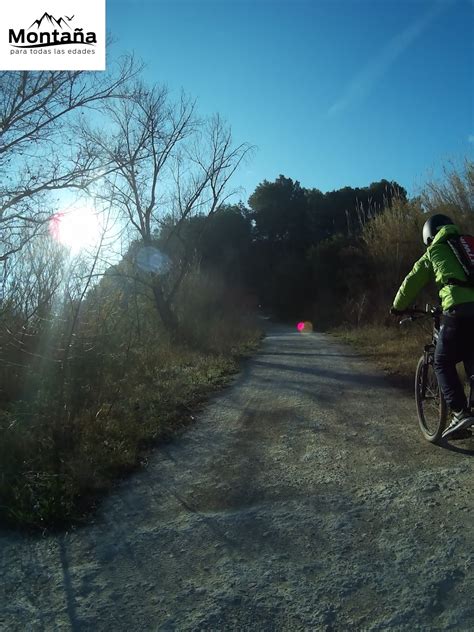 Monta A Para Todas Las Edades De La Presa A Valencia Por El Parque