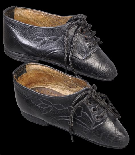 Japanese Foot Binding Shoes