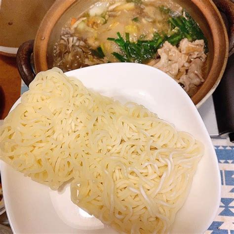 トロたんさんのインスタグラム写真 トロたんinstagram「寒い日にもつ鍋最高すぎる🍲🍲🍲♡ 野菜を入れて煮込むだけで めちゃくちゃ