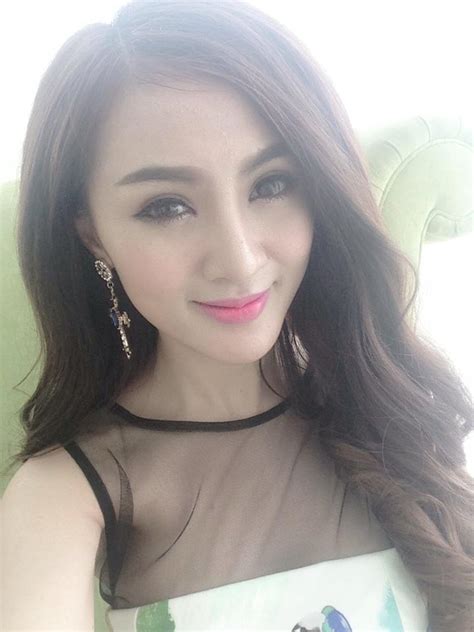 Hot girl Kelly Nguyễn hối hận vì tuổi trẻ nông nổi