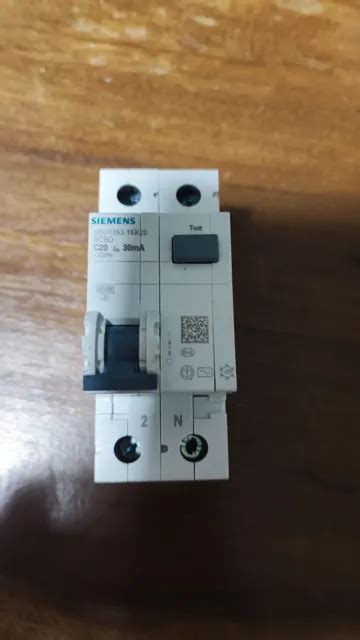 INTERRUTTORE DIFFERENZIALE MAGNETOTERMICO Siemens 20A 1P N 30MA 4 5KA