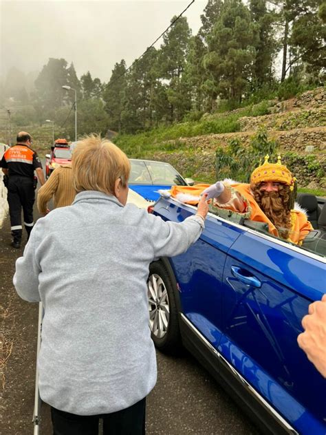 M S De Personas Abarrotaron Icod De Los Vinos En La Cabalgata De