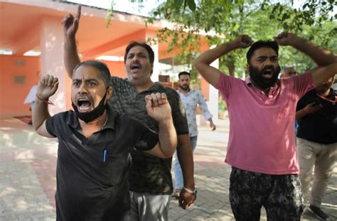 Kashmiri Pandits Protest Demanding Relocation From Valley After Bhats