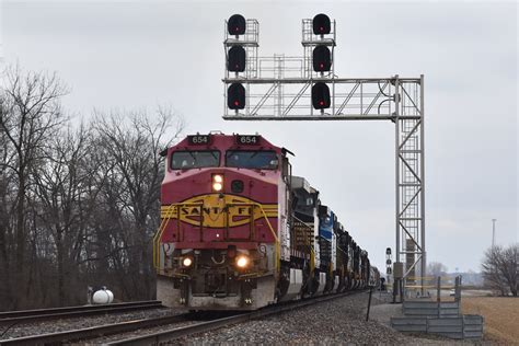 Taking off | NS 10R with its veteran leader accelerates east… | Flickr