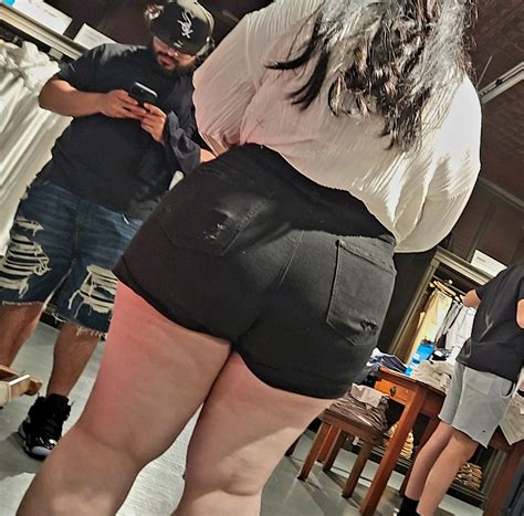 Beautifully Shaped Latina MILF Short Shorts Volleyball Forum