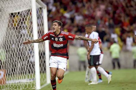 Pedro Faz 4 E Flamengo Goleia Maringá Para Se Garantir Nas Oitavas Da