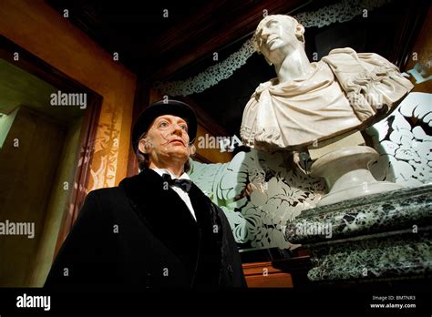 Dali Paris Museum Hi Res Stock Photography And Images Alamy