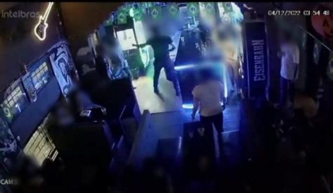 Vídeo mostra tiroteio em bar no São Francisco em Curitiba