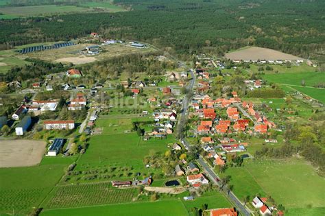 Luftaufnahme Malli Von Wald Umgebene Ortsansicht In Malli Im