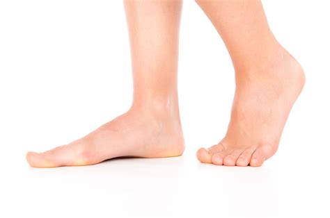 Are Flat Footed Runners Prone To Injury Runners World Australia And