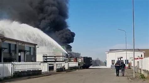 Incendio San Pietro Mosezzo Le Immagini Delle Operazioni Di