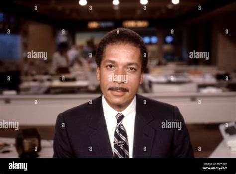 ABC EVENING NEWS, Max Robinson, Chicago news anchorman, 1983. (c)ABC. Courtesy: Everett ...