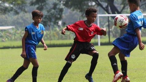 Bintang Angkasa Puncaki Klasemen Liga Persebaya Surya Co Id