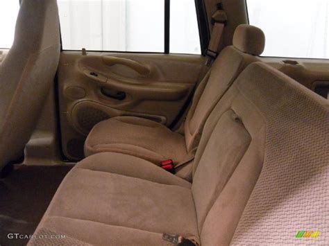 Medium Parchment Interior 2002 Ford Expedition Xlt 4x4 Photo 39693671