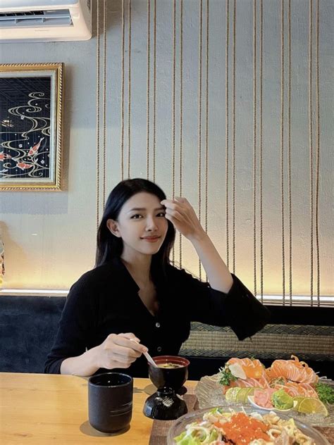 Vợ hot girl của Phan Mạnh Quỳnh khoe nguyên liệu nấu ăn phải là người trong nghề mới biết đang