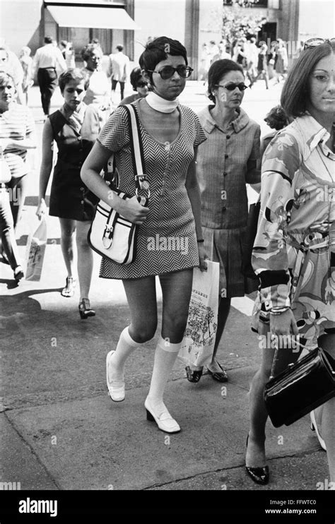 1970s fashion hi-res stock photography and images - Alamy