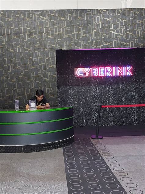 Tempat Skating Keren Dan Instagramable Di Cyber Ink Gtown Square Gading