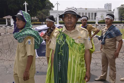 NASIB PEGAWAI HONORER ANTARA Foto