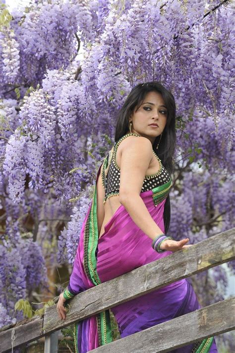 Anushka Shetty Hot Pics in Saree - Indian Actress Wallpapers Photos and ...