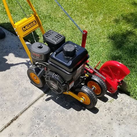 Mclane Edgers 9 In Push Walk Behind Gas Lawn Edger In The Lawn Edgers Department At