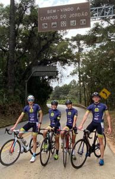 Paranaenses Da Sele O Escolinha De Triathlon Disputam Tour De France