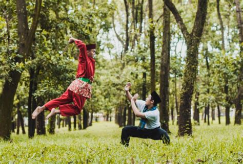 Maen Pukulan Beksi Ala Silat Betawi Koran Sulindo