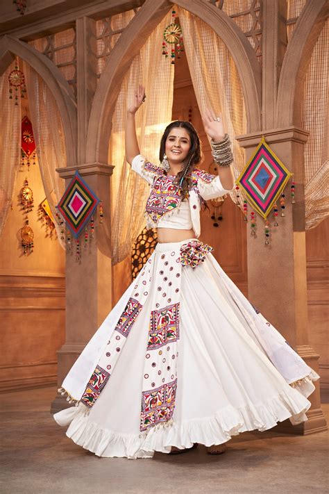 White Chaniya Choli For Navratri Indian Tradtional Garba Dance Lehnga