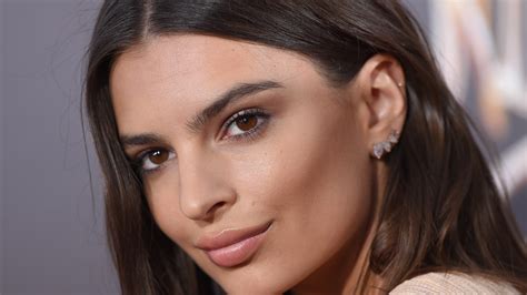 Emily Ratajkowski Just Took The Pixie Cut Plunge Glamour